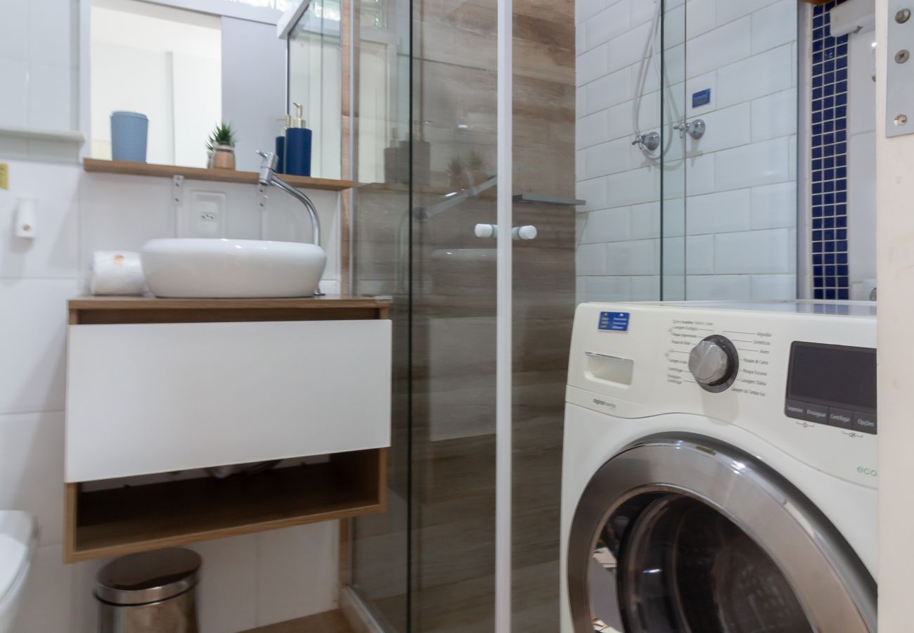 Apartment in Rio de Janeiro - Apartamento em Copacabana a 9 minutos da Praia | STC202