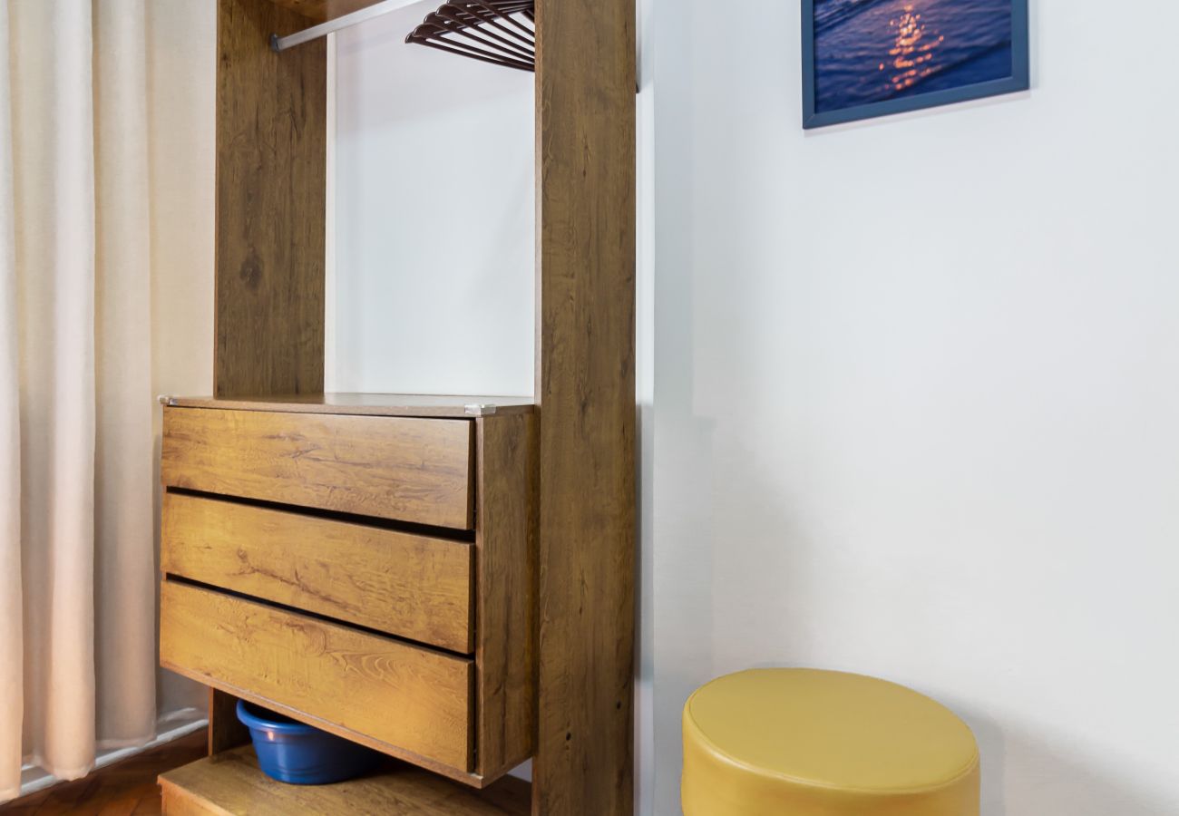 Apartment in Rio de Janeiro - Apartamento em Copacabana a 9 minutos da Praia | STC202