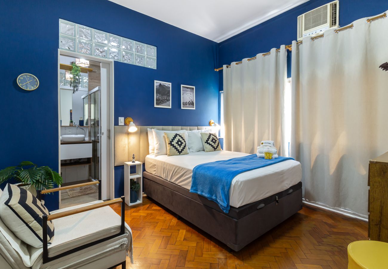 Apartment in Rio de Janeiro - Apartamento em Copacabana a 9 minutos da Praia | STC202