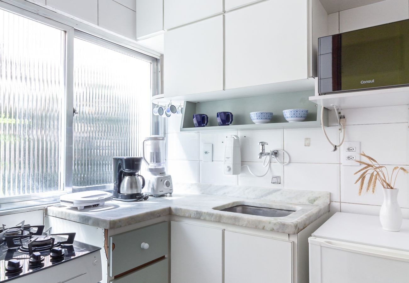 Apartment in Rio de Janeiro - Apartamento em Copacabana a 9 minutos da Praia | STC202