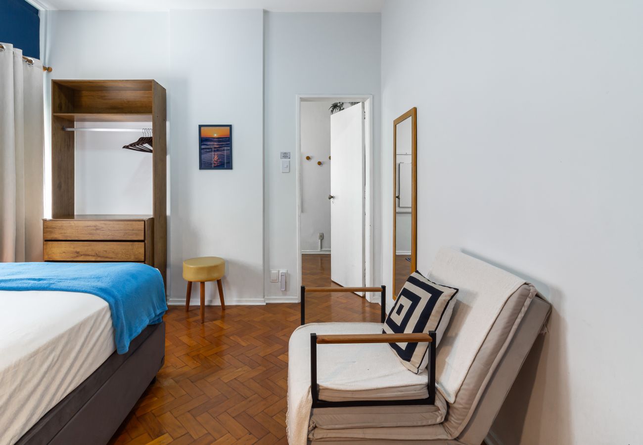 Apartment in Rio de Janeiro - Apartamento em Copacabana a 9 minutos da Praia | STC202