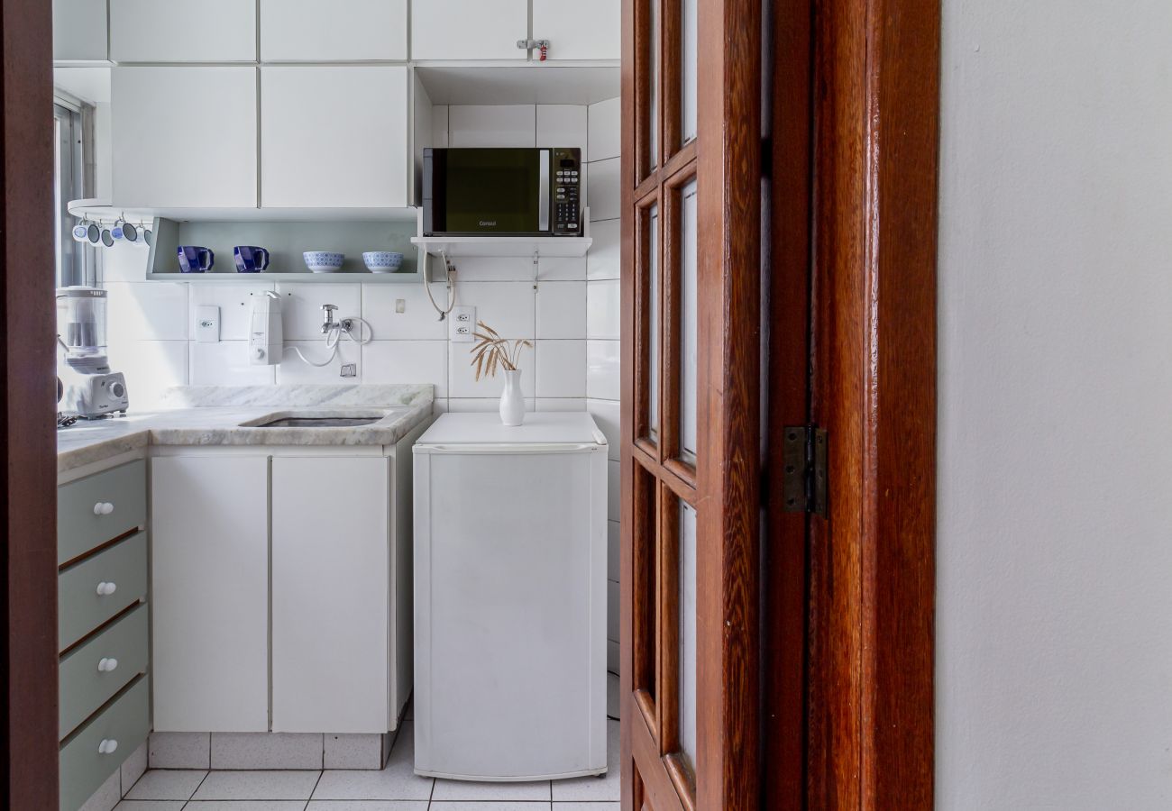 Apartment in Rio de Janeiro - Apartamento em Copacabana a 9 minutos da Praia | STC202