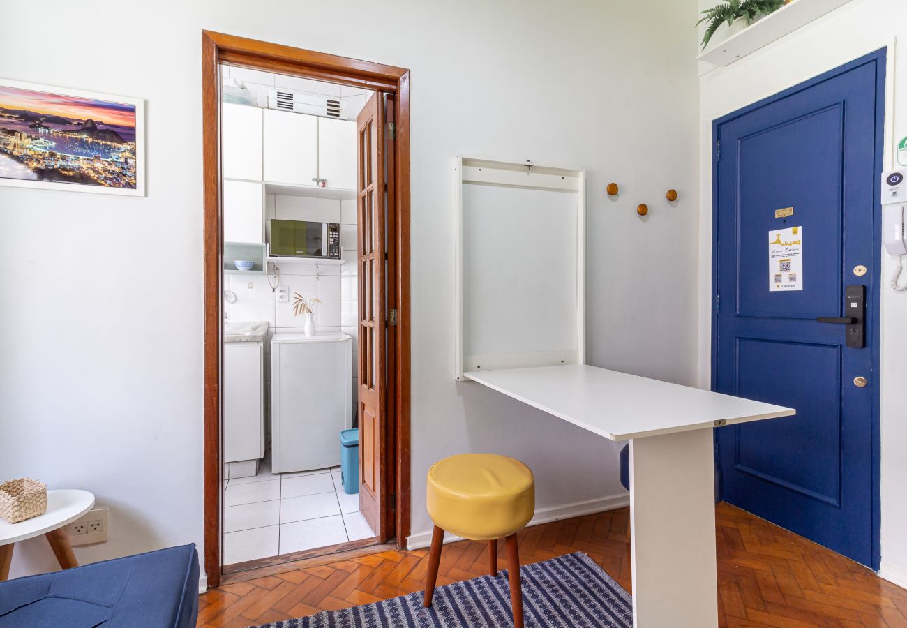 Apartment in Rio de Janeiro - Apartamento em Copacabana a 9 minutos da Praia | STC202