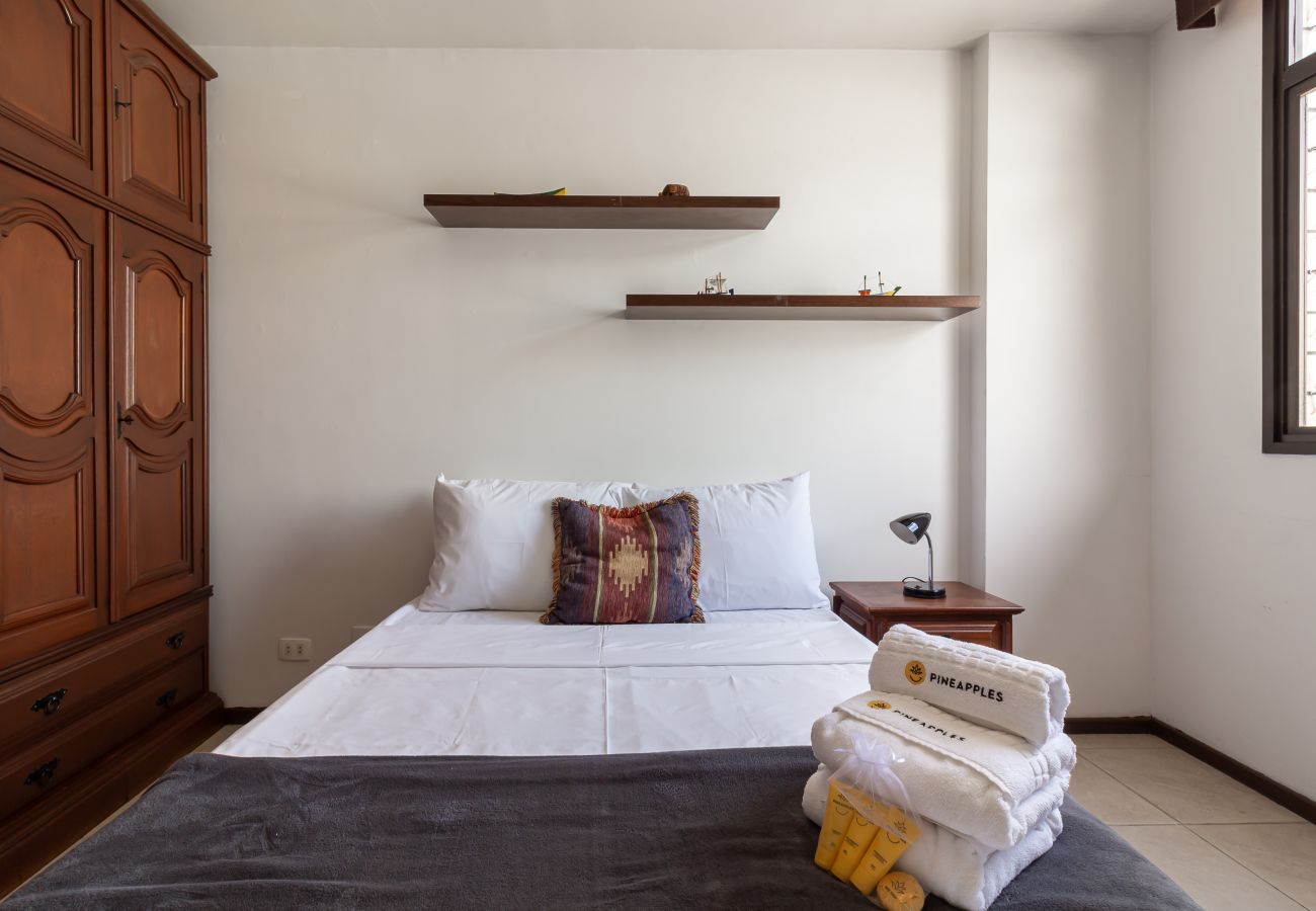 Apartment in Rio de Janeiro - Conforto e Tranquilidade no Humaitá | M404