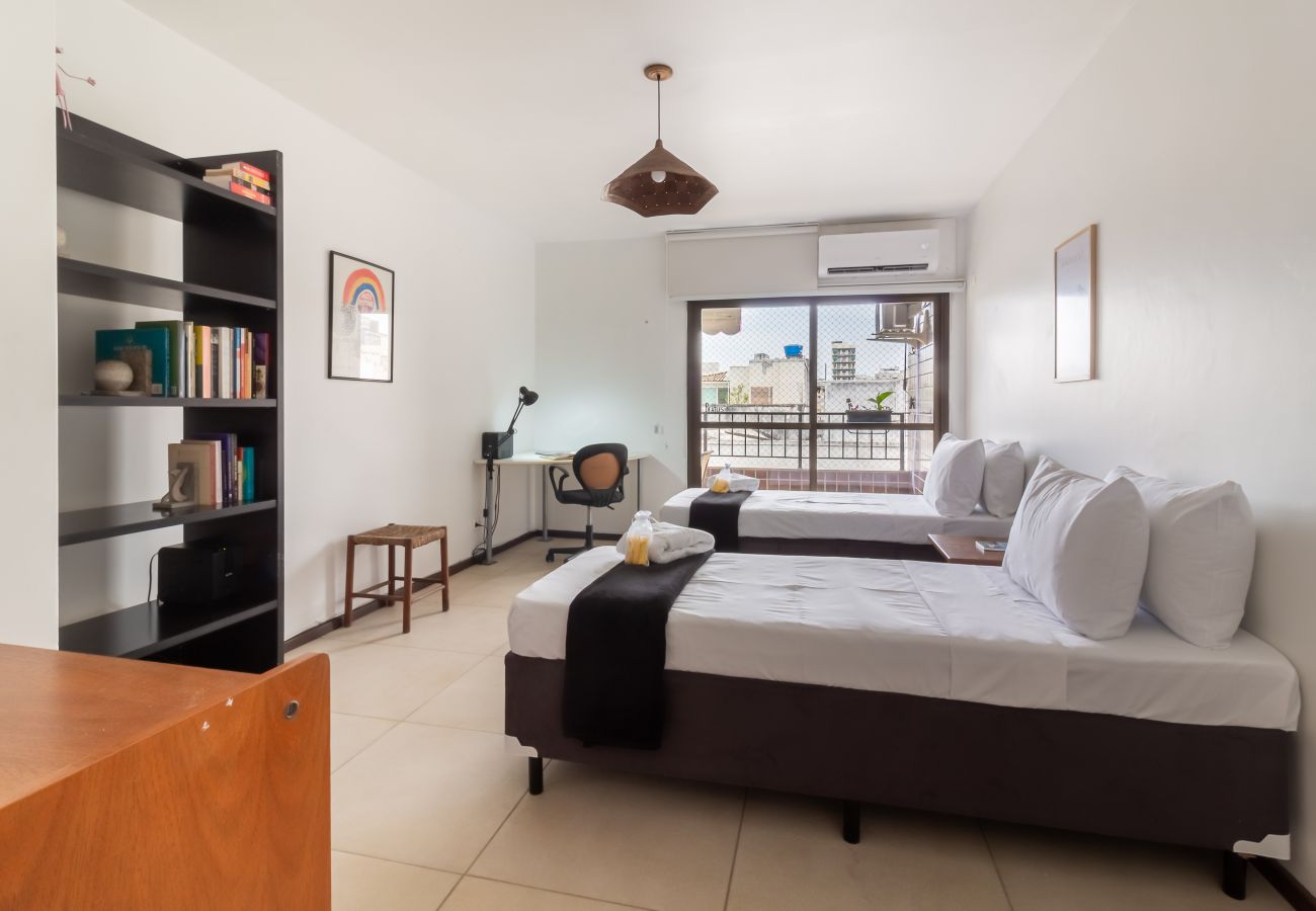 Apartment in Rio de Janeiro - Conforto e Tranquilidade no Humaitá | M404