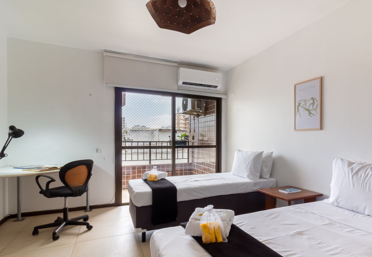 Apartment in Rio de Janeiro - Conforto e Tranquilidade no Humaitá | M404