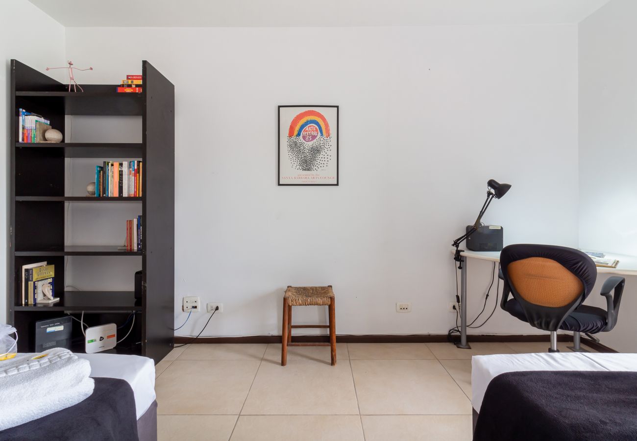 Apartment in Rio de Janeiro - Conforto e Tranquilidade no Humaitá | M404