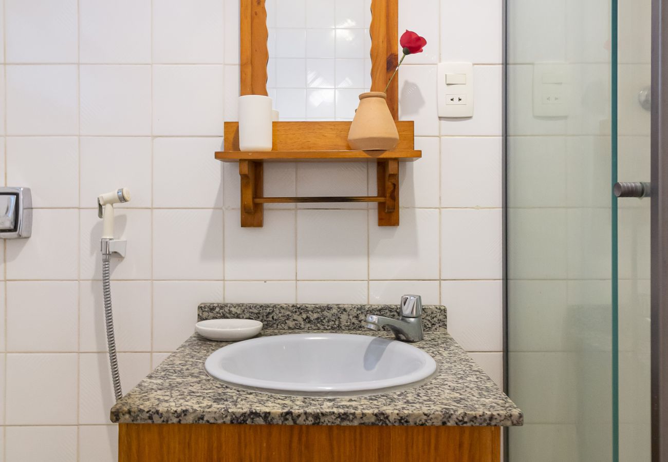 Apartment in Rio de Janeiro - Conforto e Tranquilidade no Humaitá | M404