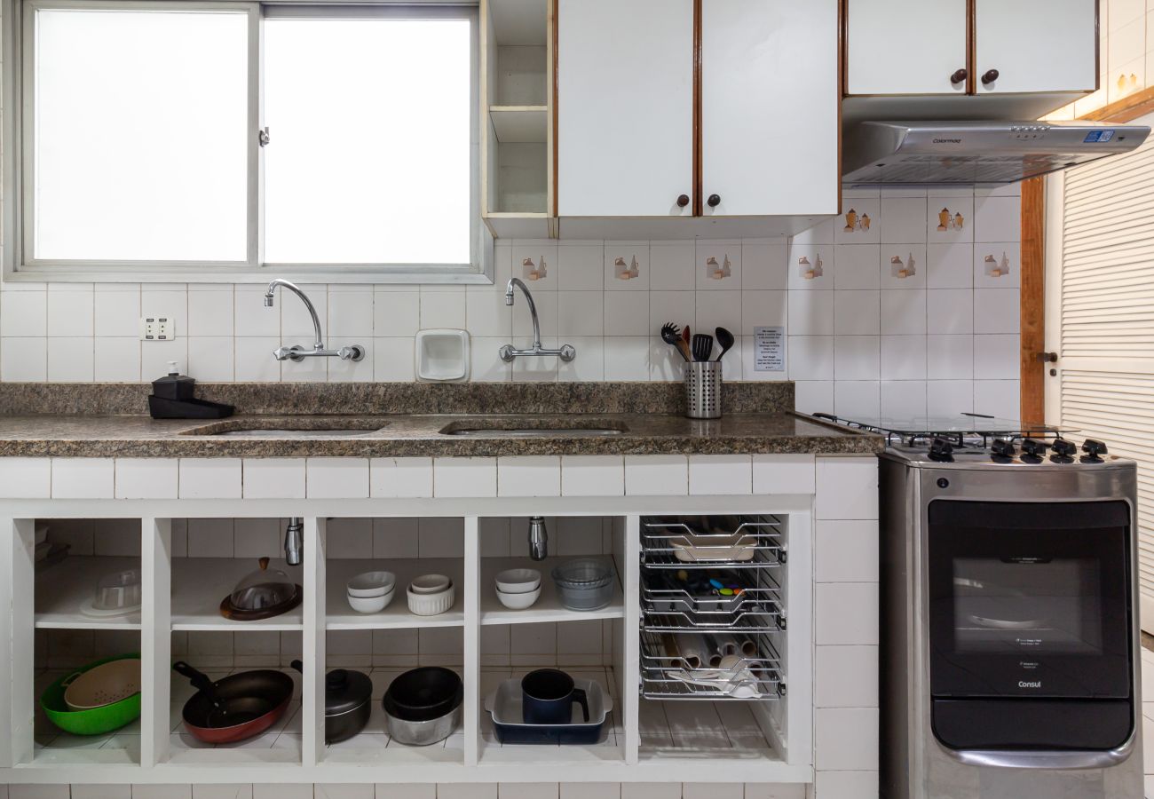 Apartment in Rio de Janeiro - Conforto e Tranquilidade no Humaitá | M404