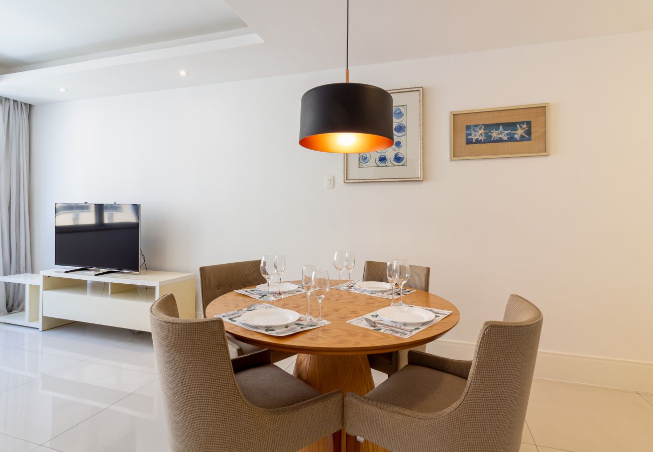 Apartment in Rio de Janeiro - Apartamento em Copacabana a 3 minutos da Praia | NSC602