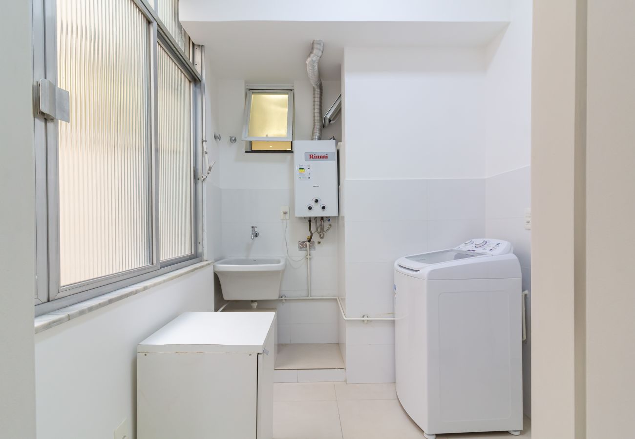 Apartment in Rio de Janeiro - Apartamento em Copacabana a 3 minutos da Praia | NSC602