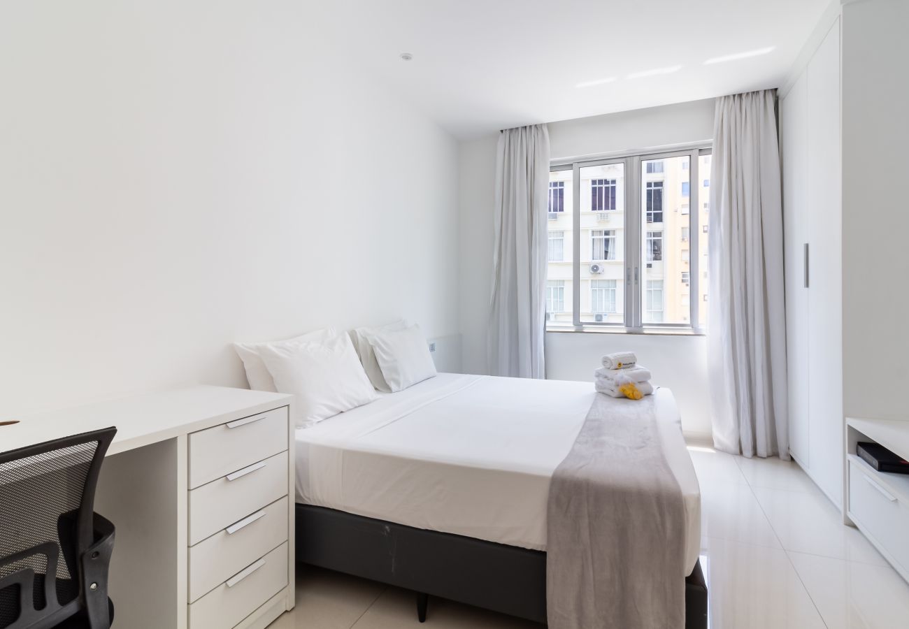 Apartment in Rio de Janeiro - Apartamento em Copacabana a 3 minutos da Praia | NSC602