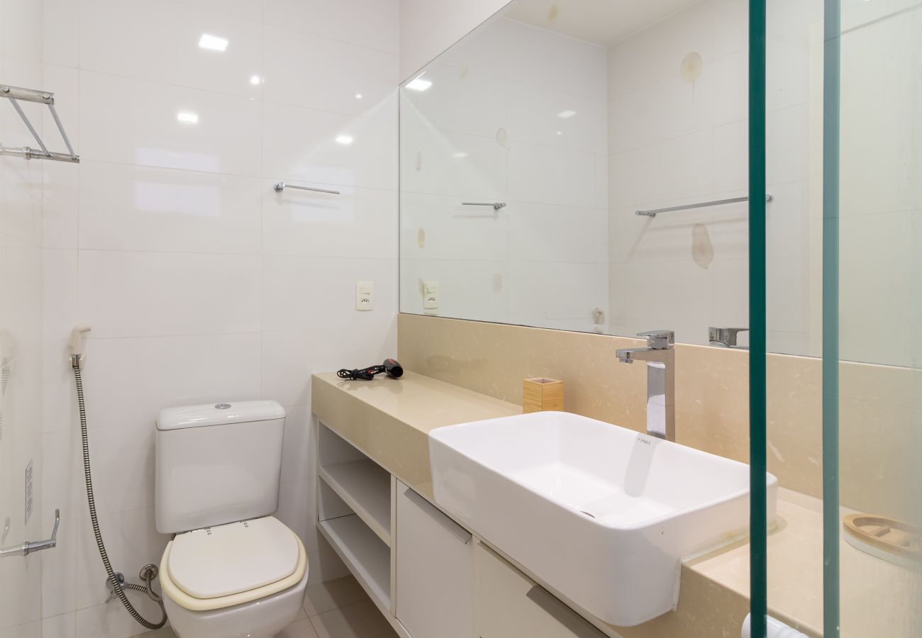 Apartment in Rio de Janeiro - Apartamento em Copacabana a 3 minutos da Praia | NSC602