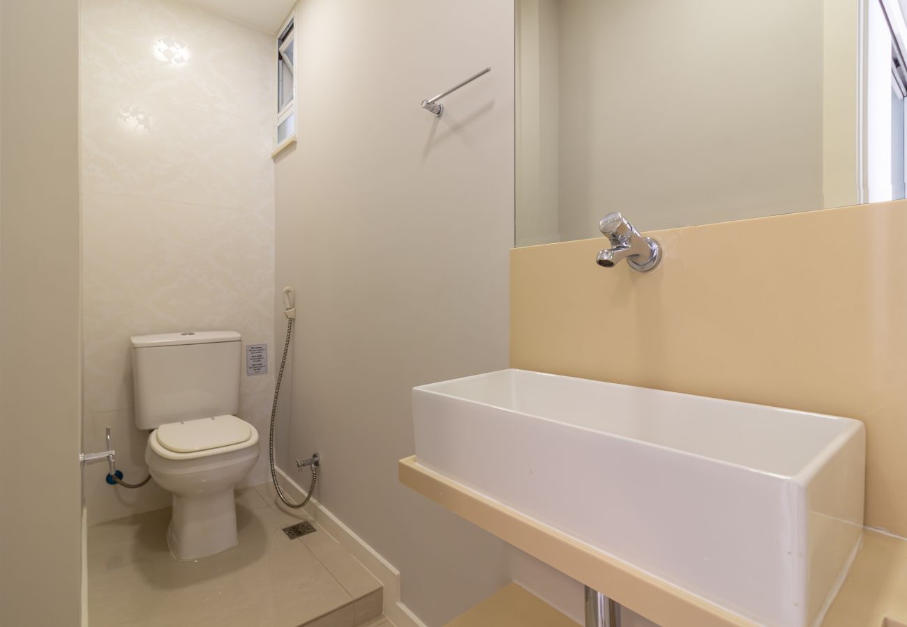 Apartment in Rio de Janeiro - Apartamento em Copacabana a 3 minutos da Praia | NSC602