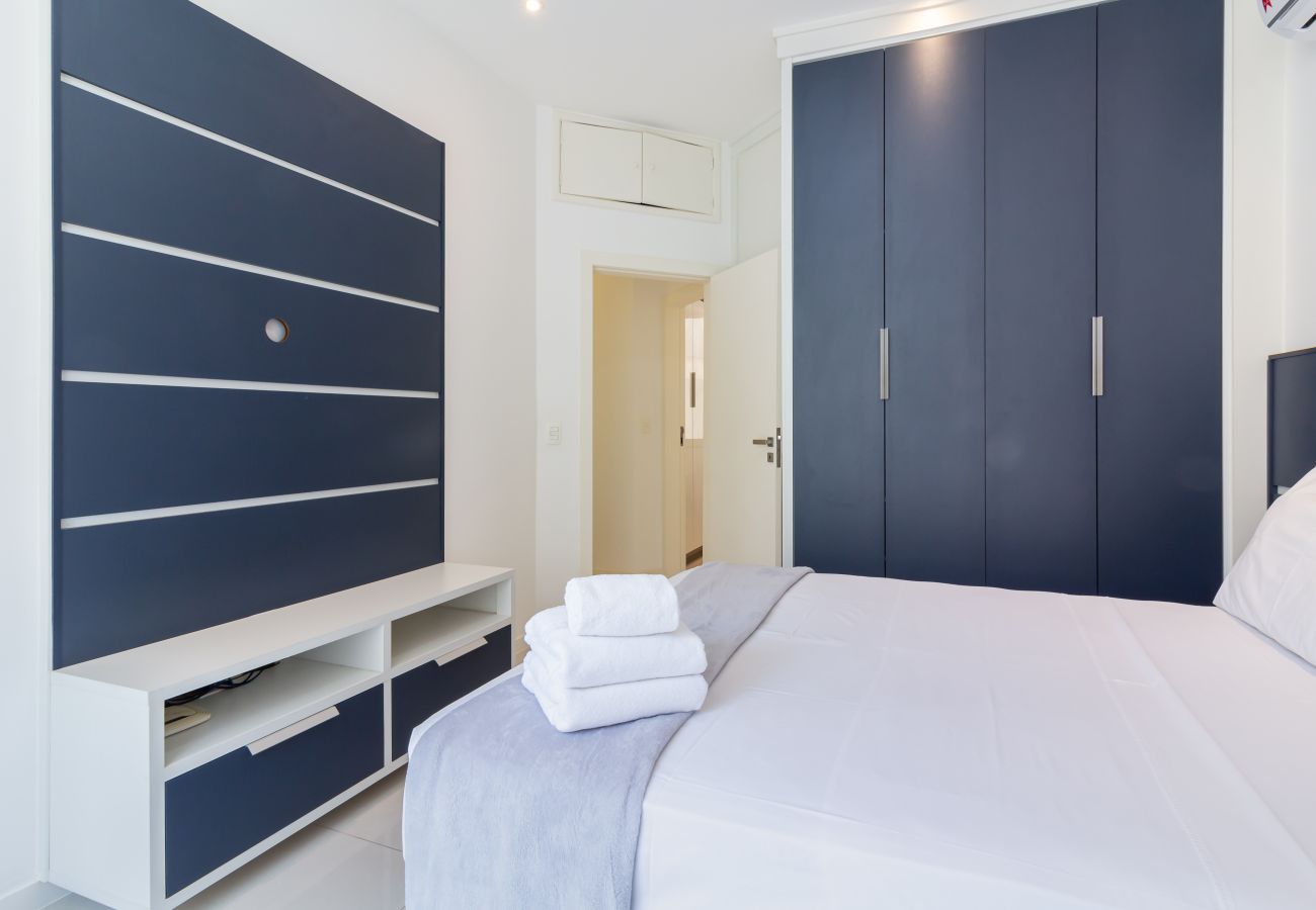 Apartment in Rio de Janeiro - Apartamento em Copacabana a 3 minutos da Praia | NSC602