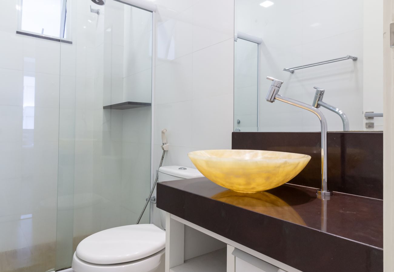 Apartment in Rio de Janeiro - Apartamento em Copacabana a 3 minutos da Praia | NSC602