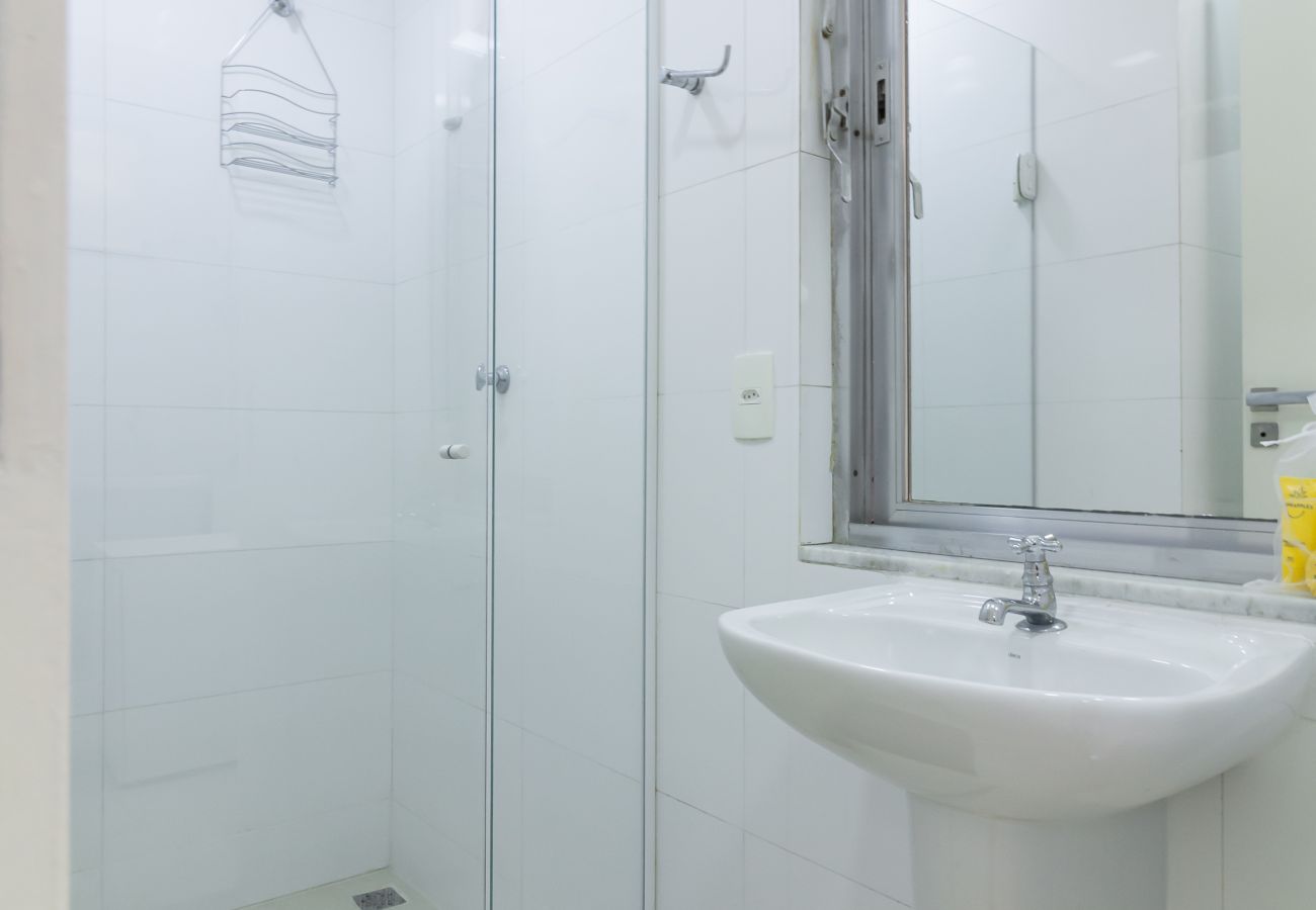 Apartment in Rio de Janeiro - Apartamento em Copacabana a 3 minutos da Praia | NSC602