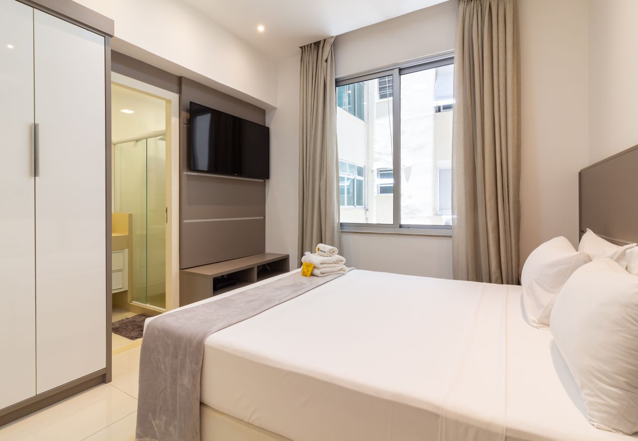 Apartment in Rio de Janeiro - Apartamento em Copacabana a 3 minutos da Praia | NSC602