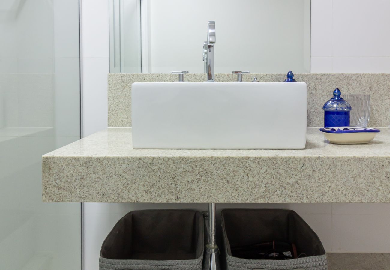 Apartment in Rio de Janeiro - Refúgio em Copacabana a 5min da praia | NSC1102 
