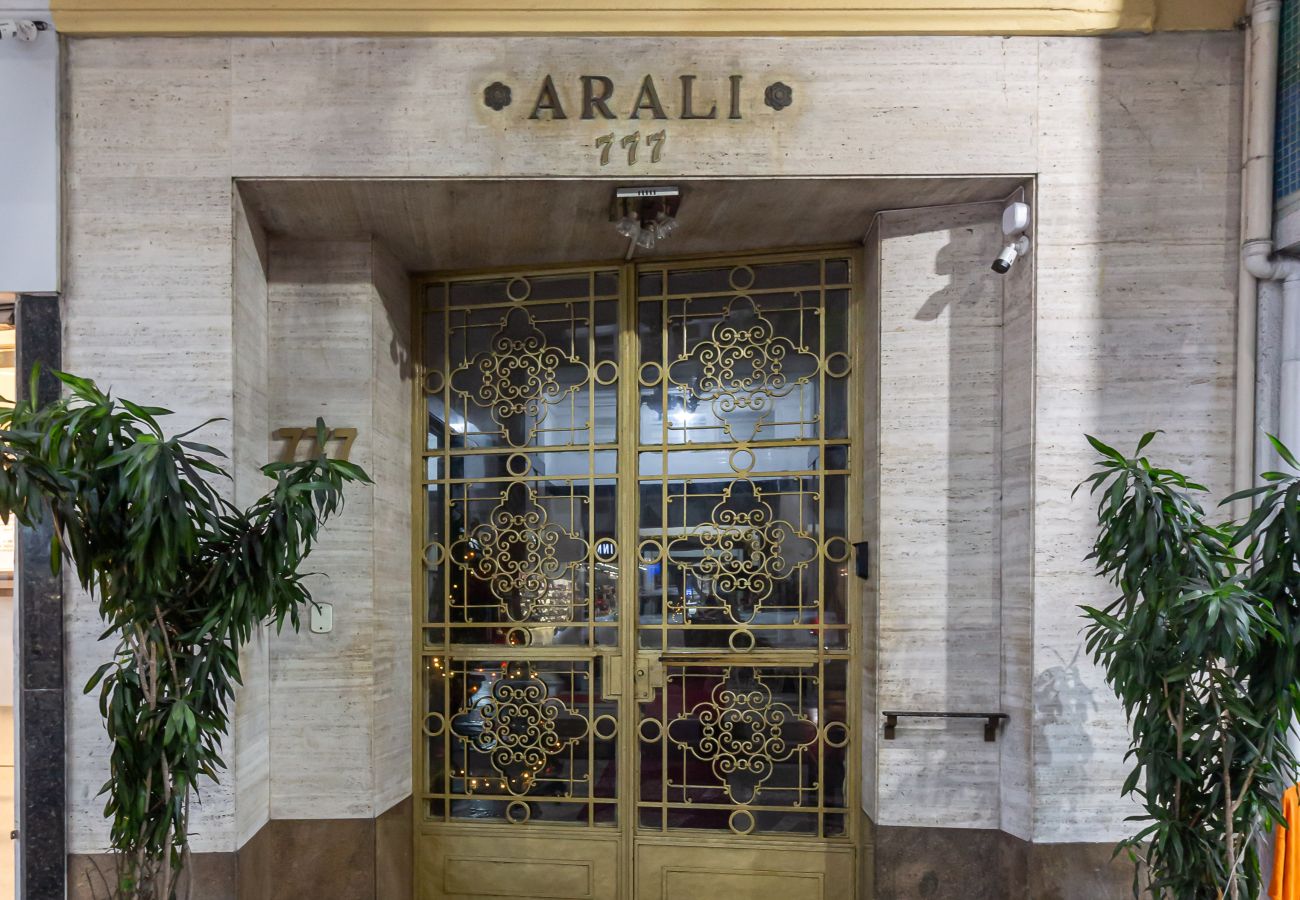 Apartment in Rio de Janeiro - Refúgio em Copacabana a 5min da praia | NSC1102 