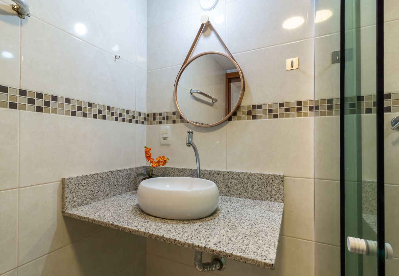 Apartment in Rio de Janeiro - Acolhedor em Copacabana a 7 minutos da praia | FM211