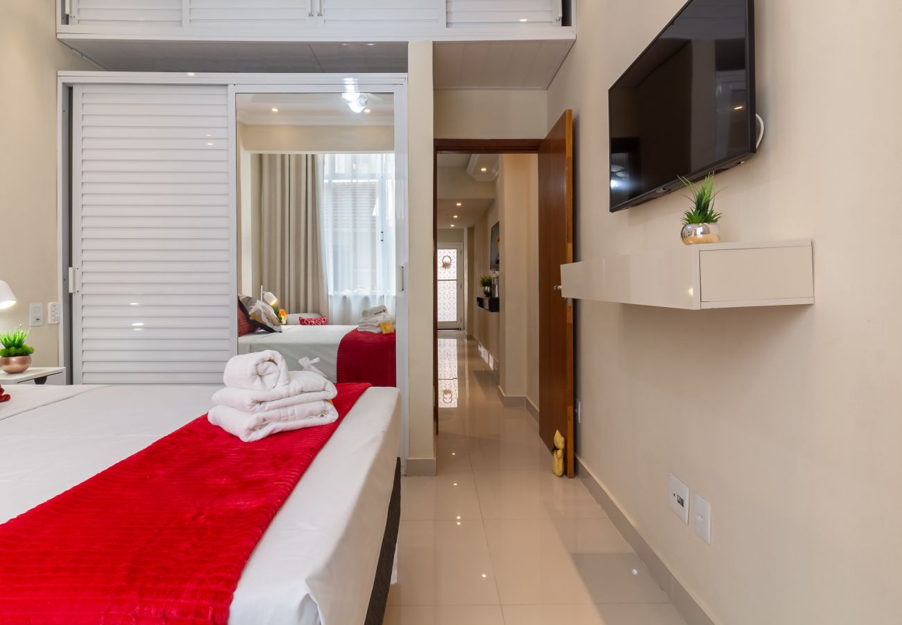 Apartment in Rio de Janeiro - Acolhedor em Copacabana a 7 minutos da praia | FM211
