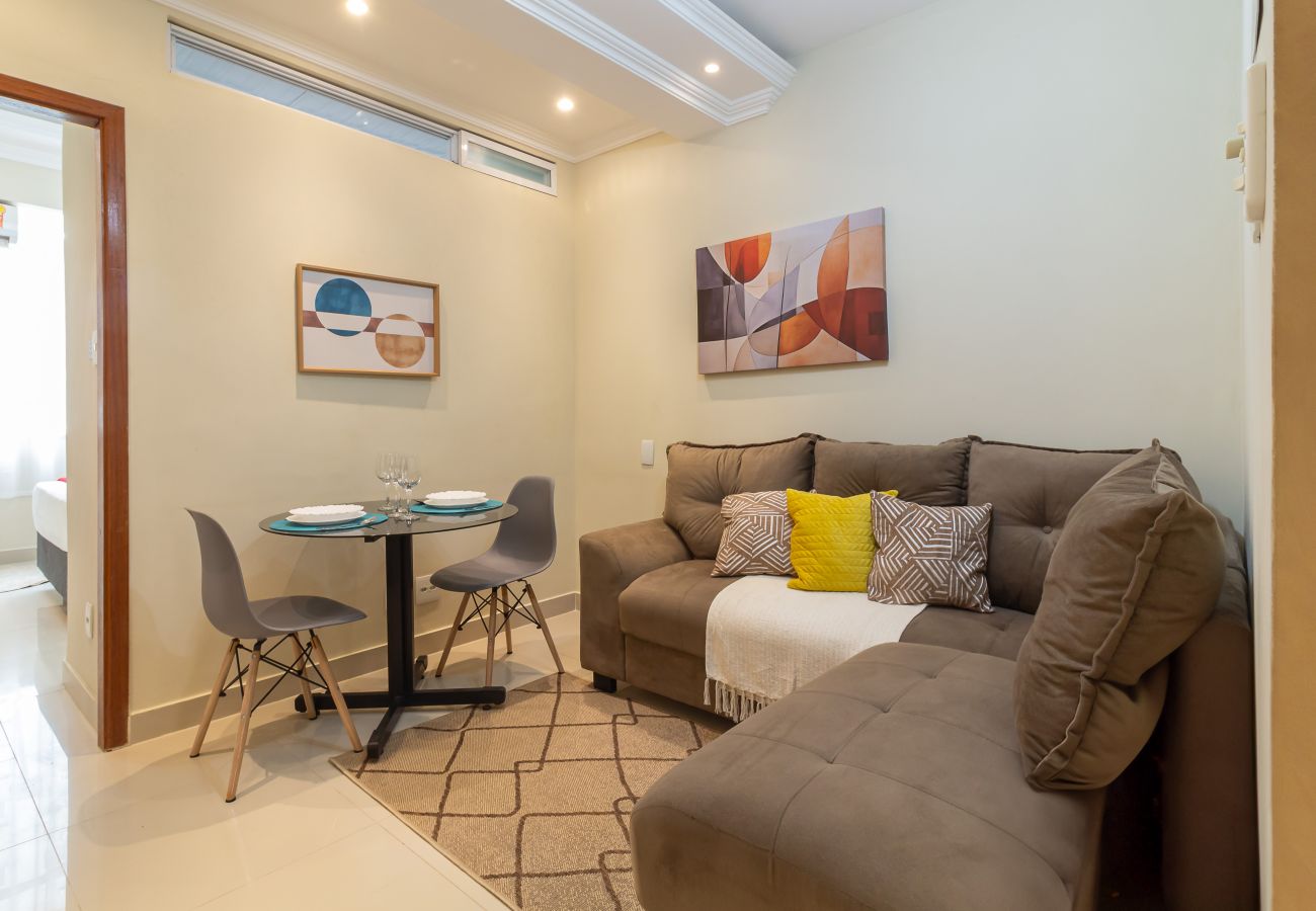 Apartment in Rio de Janeiro - Acolhedor em Copacabana a 7 minutos da praia | FM211