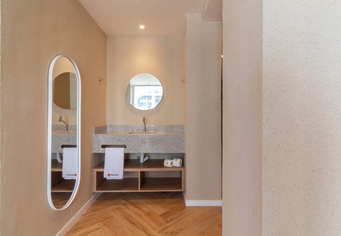 Apartment in Rio de Janeiro - Vista para o Mar e Varanda com Banheira | Q23