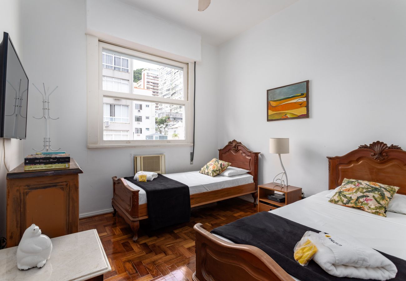 Apartment in Rio de Janeiro - 7 minutos da praia de Ipanema | BT302B