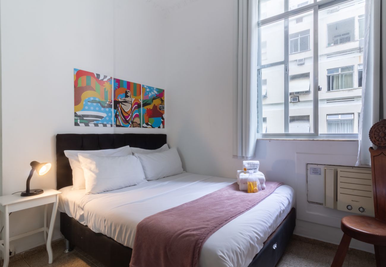 Apartment in Rio de Janeiro - 3 minutos da praia de Copacabana | DU705