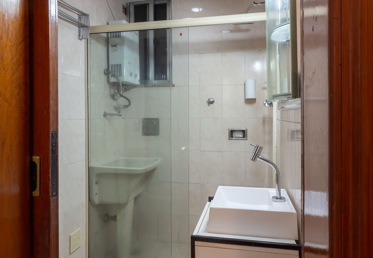 Apartment in Rio de Janeiro - 3 minutos da praia de Copacabana | DU705