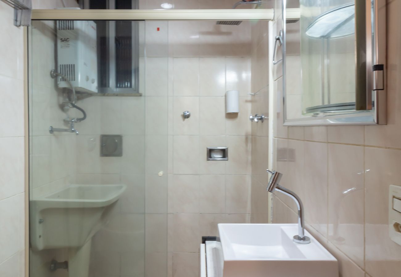 Apartment in Rio de Janeiro - 3 minutos da praia de Copacabana | DU705