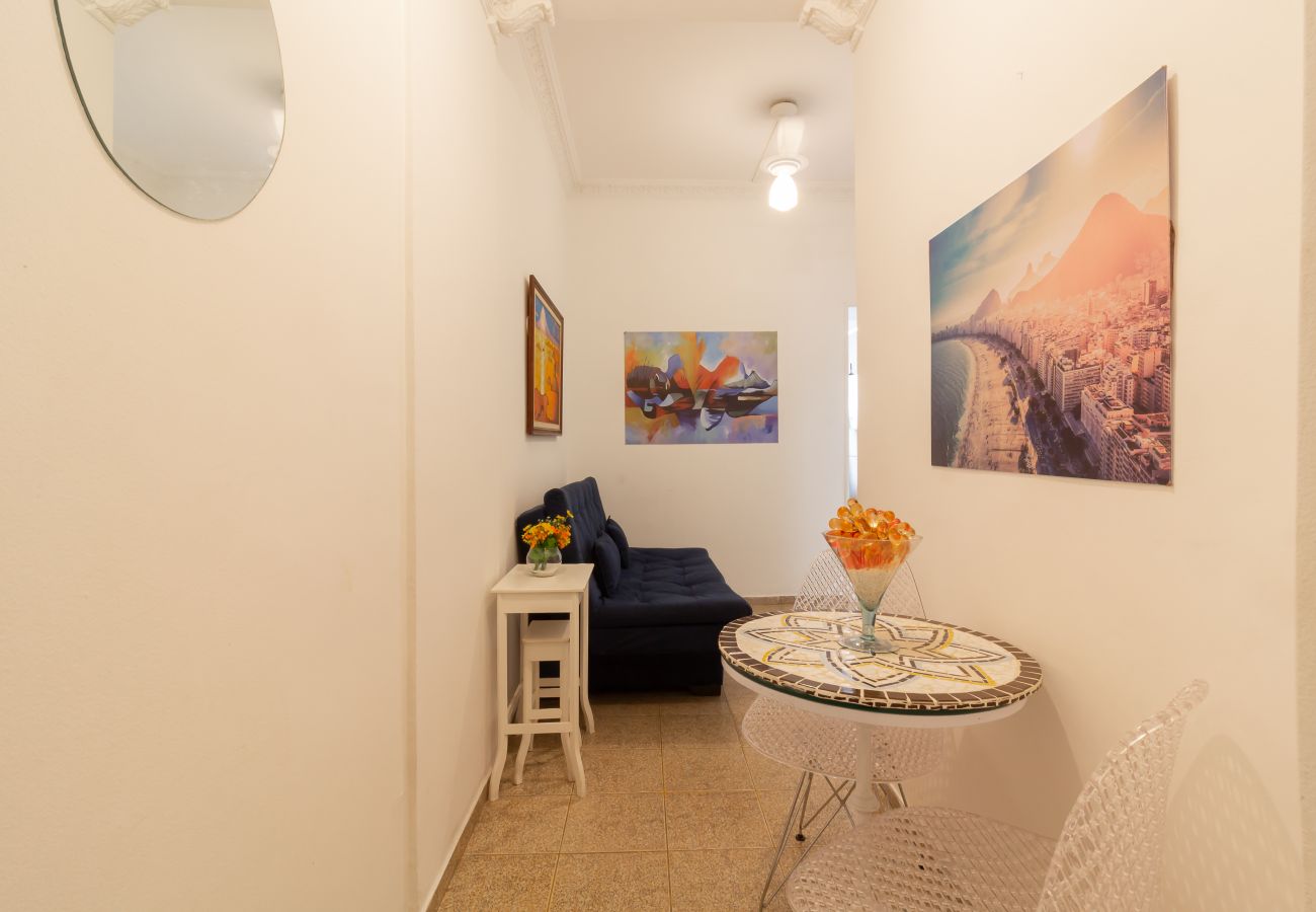 Apartment in Rio de Janeiro - 3 minutos da praia de Copacabana | DU705