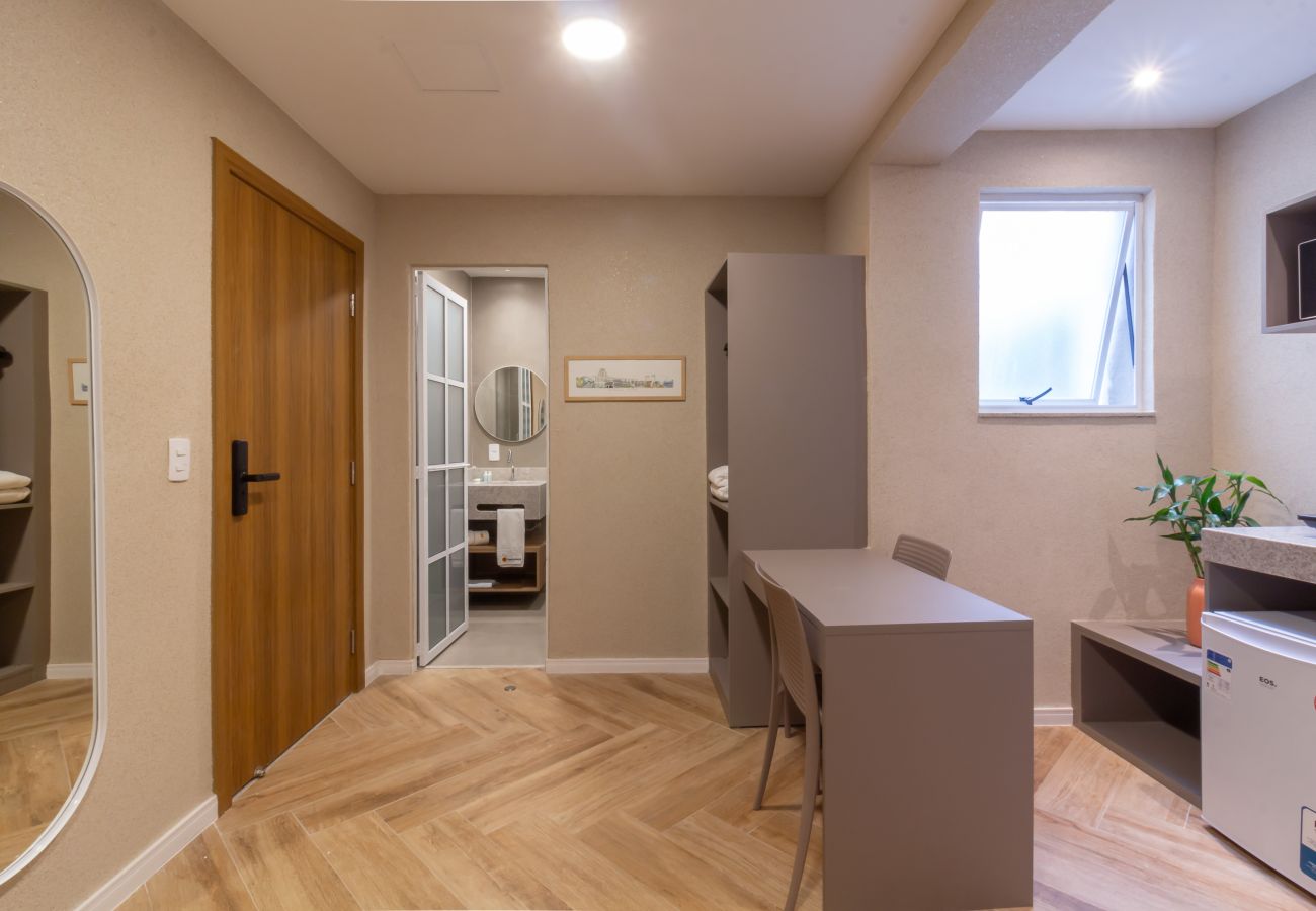 Apartment in Rio de Janeiro - Refúgio a Poucos Passos de Praia de Copacabana | Q15