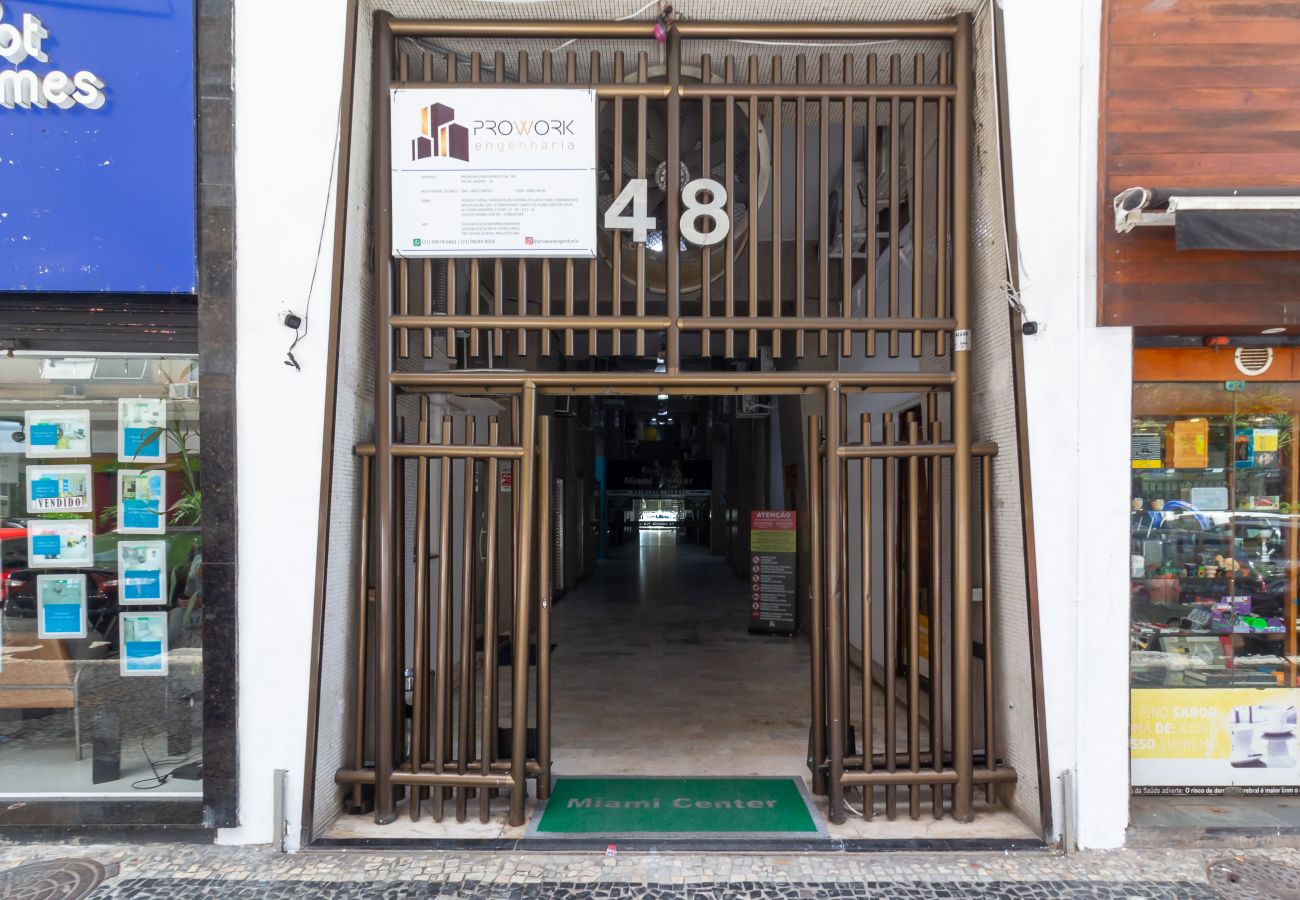 Apartment in Rio de Janeiro - Refúgio a Poucos Passos de Praia de Copacabana | Q15