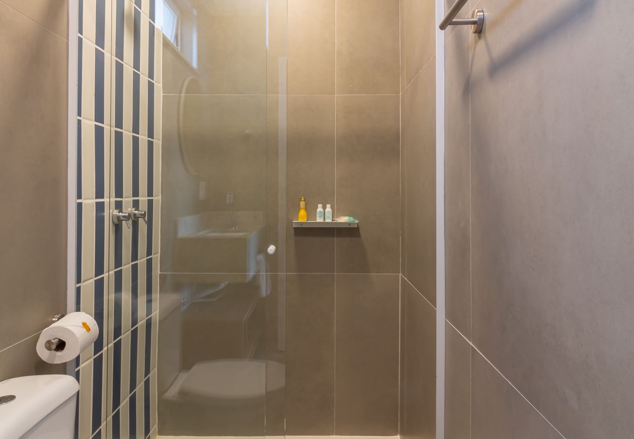Apartment in Rio de Janeiro - Vista para o Mar e Varanda com Banheira | Q2