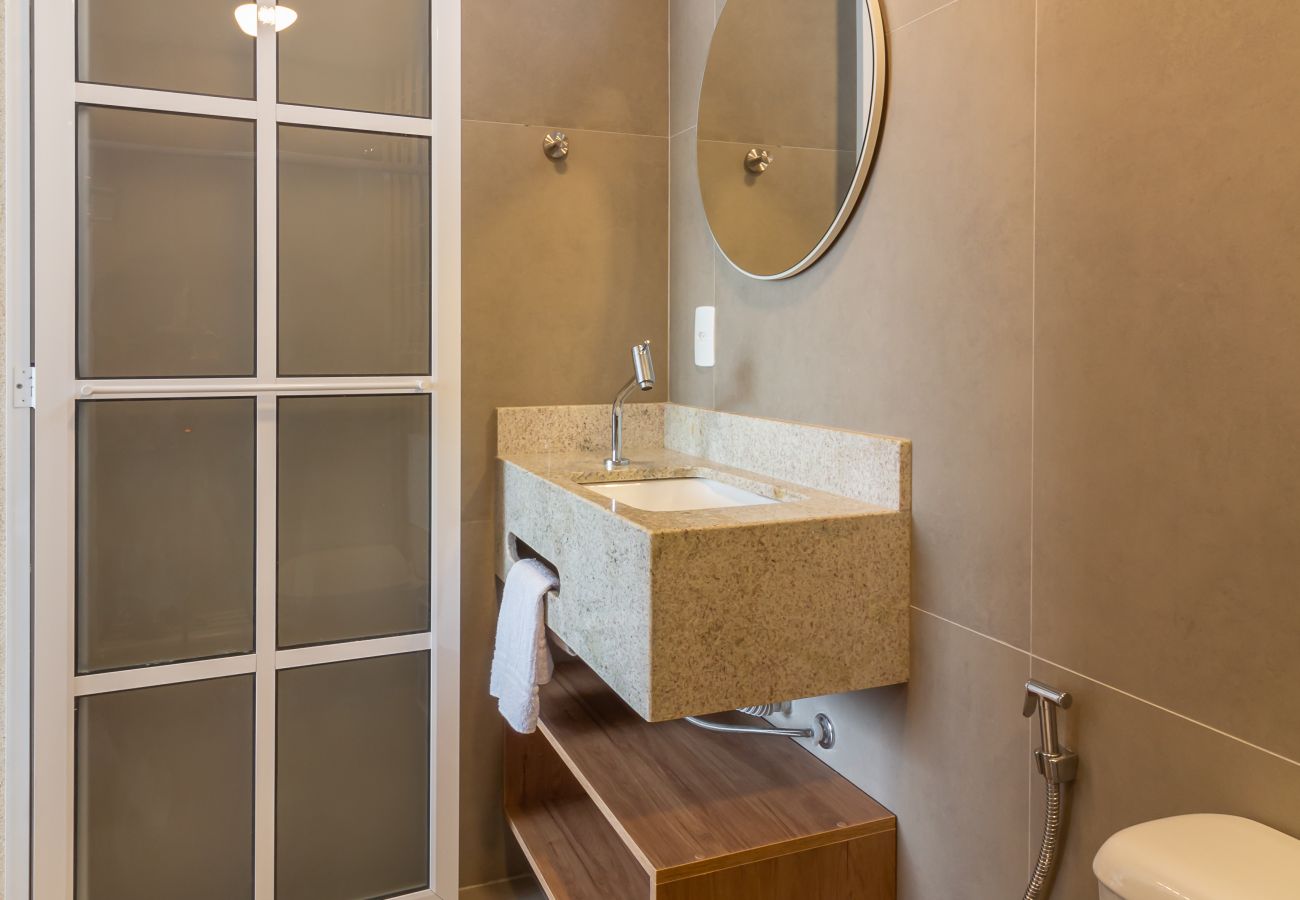Apartment in Rio de Janeiro - Vista para o Mar e Varanda com Banheira | Q2