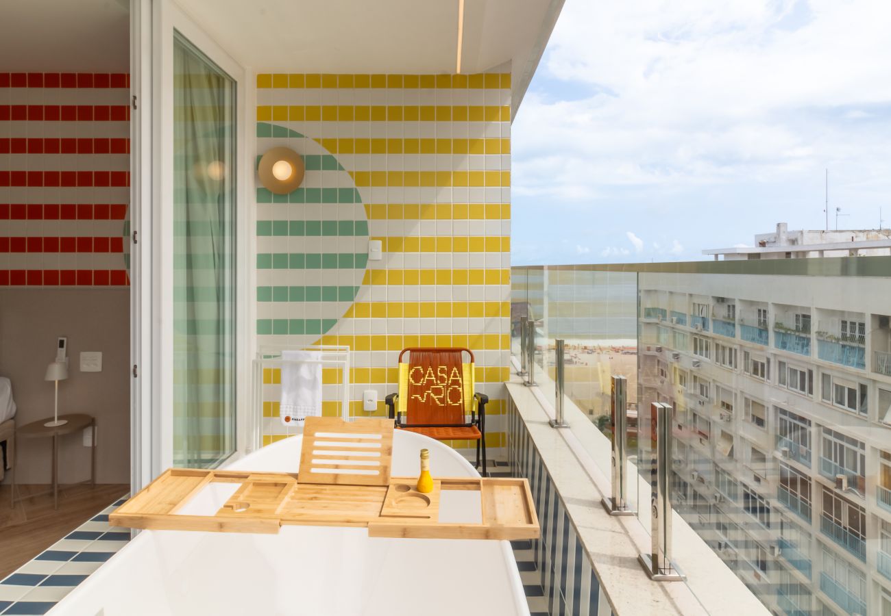 Apartment in Rio de Janeiro - Vista para o Mar e Varanda com Banheira  | Q3
