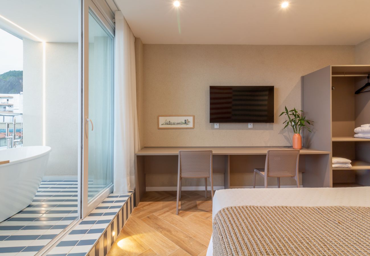 Apartment in Rio de Janeiro - Vista para o Mar e Varanda com Banheira | Q12