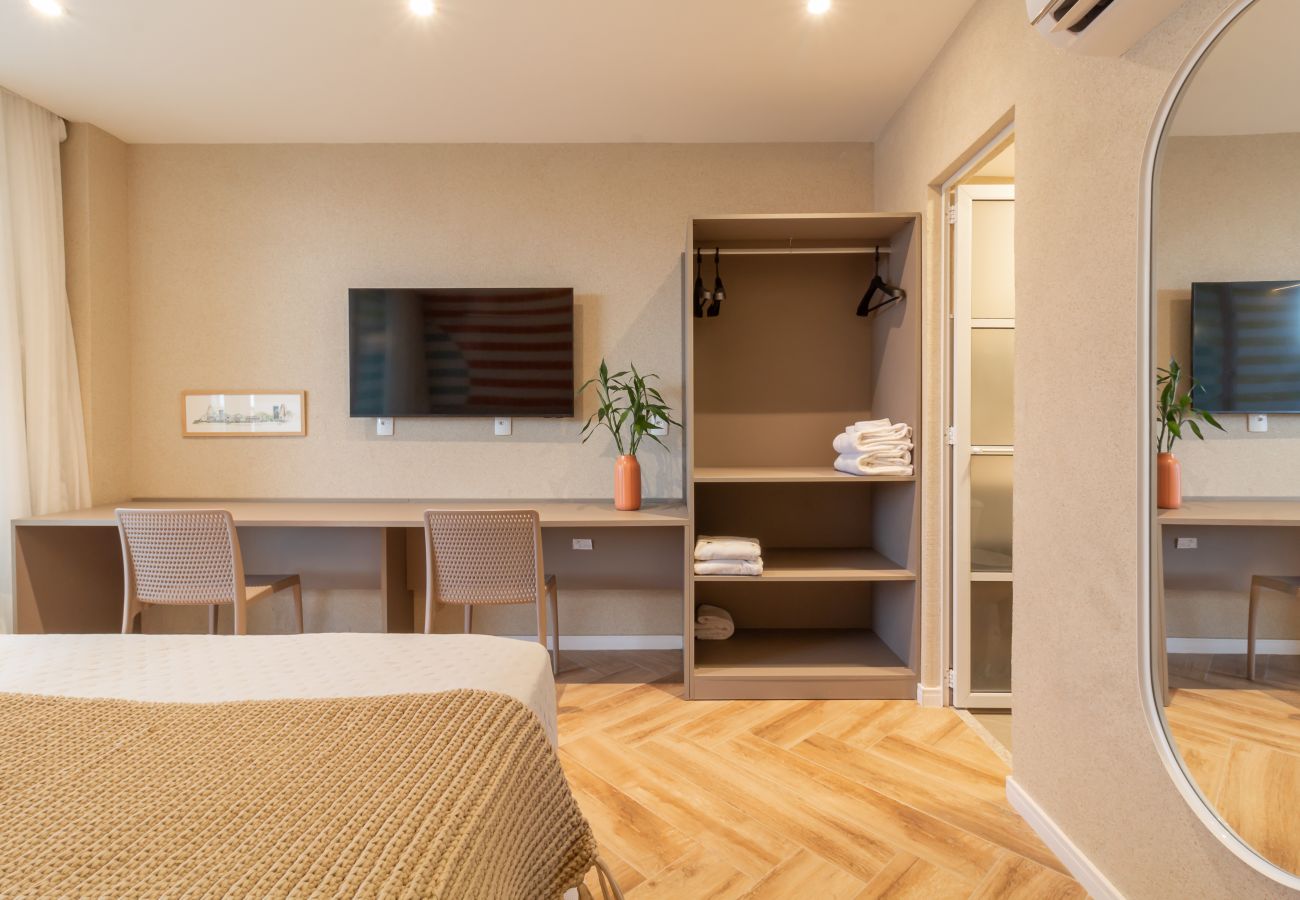 Apartment in Rio de Janeiro - Vista para o Mar e Varanda com Banheira | Q12