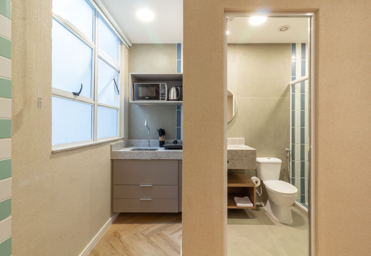 Apartment in Rio de Janeiro - Acolhedor a Poucos Passos de Praia de Copacabana | Q14