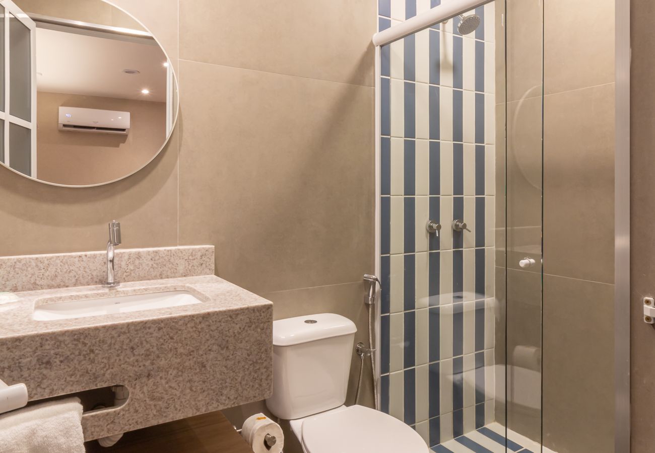 Apartment in Rio de Janeiro - Acolhedor a Poucos Passos de Praia de Copacabana | Q14