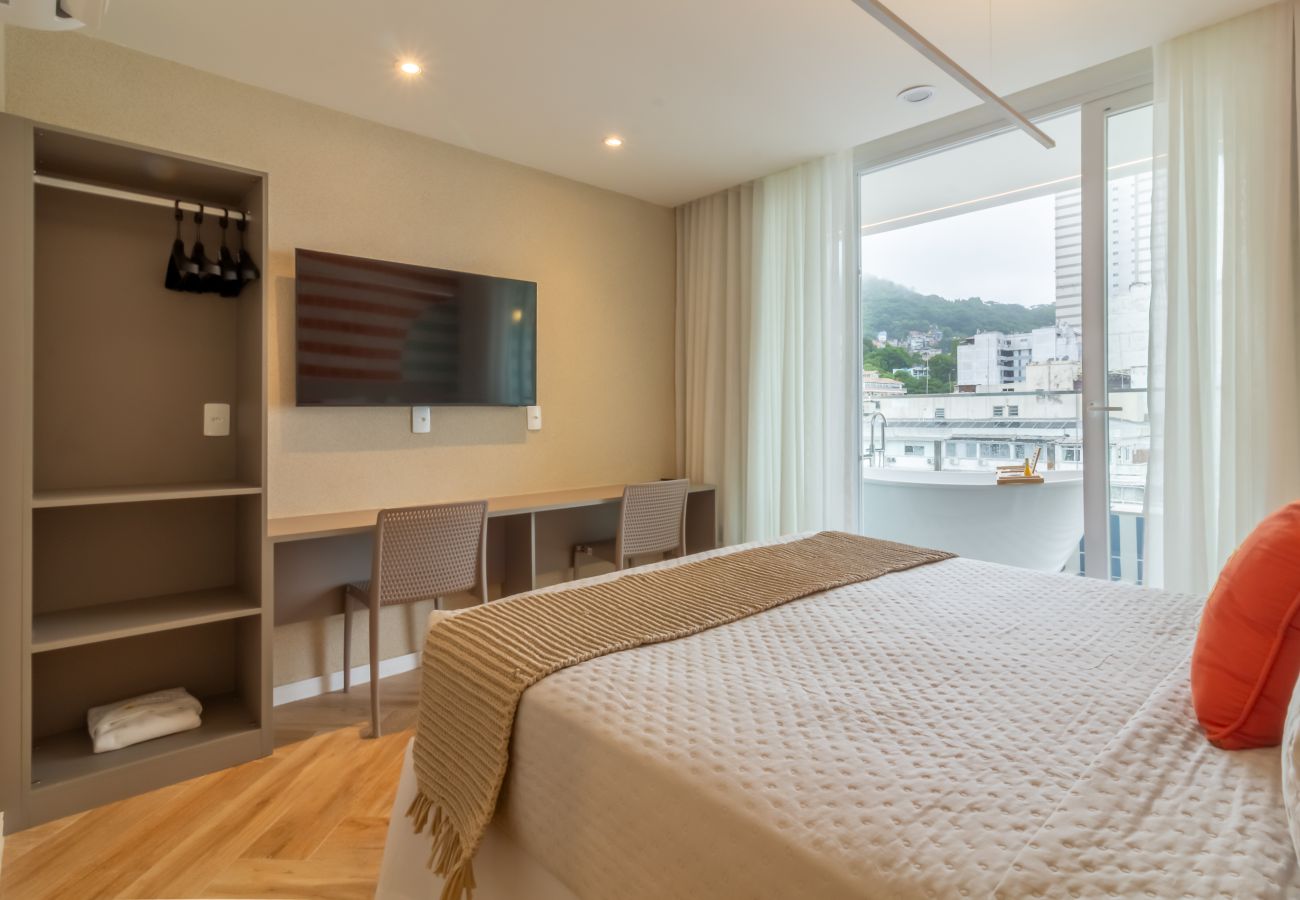 Apartment in Rio de Janeiro - Vista para o Mar e Varanda com Banheira | Q20