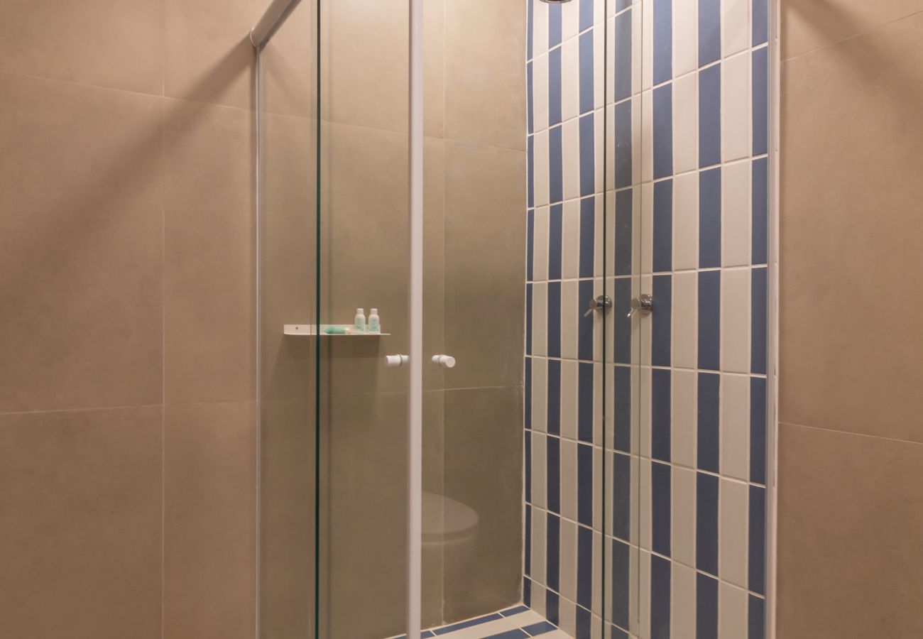 Apartment in Rio de Janeiro - Vista para o Mar e Varanda com Banheira | Q20