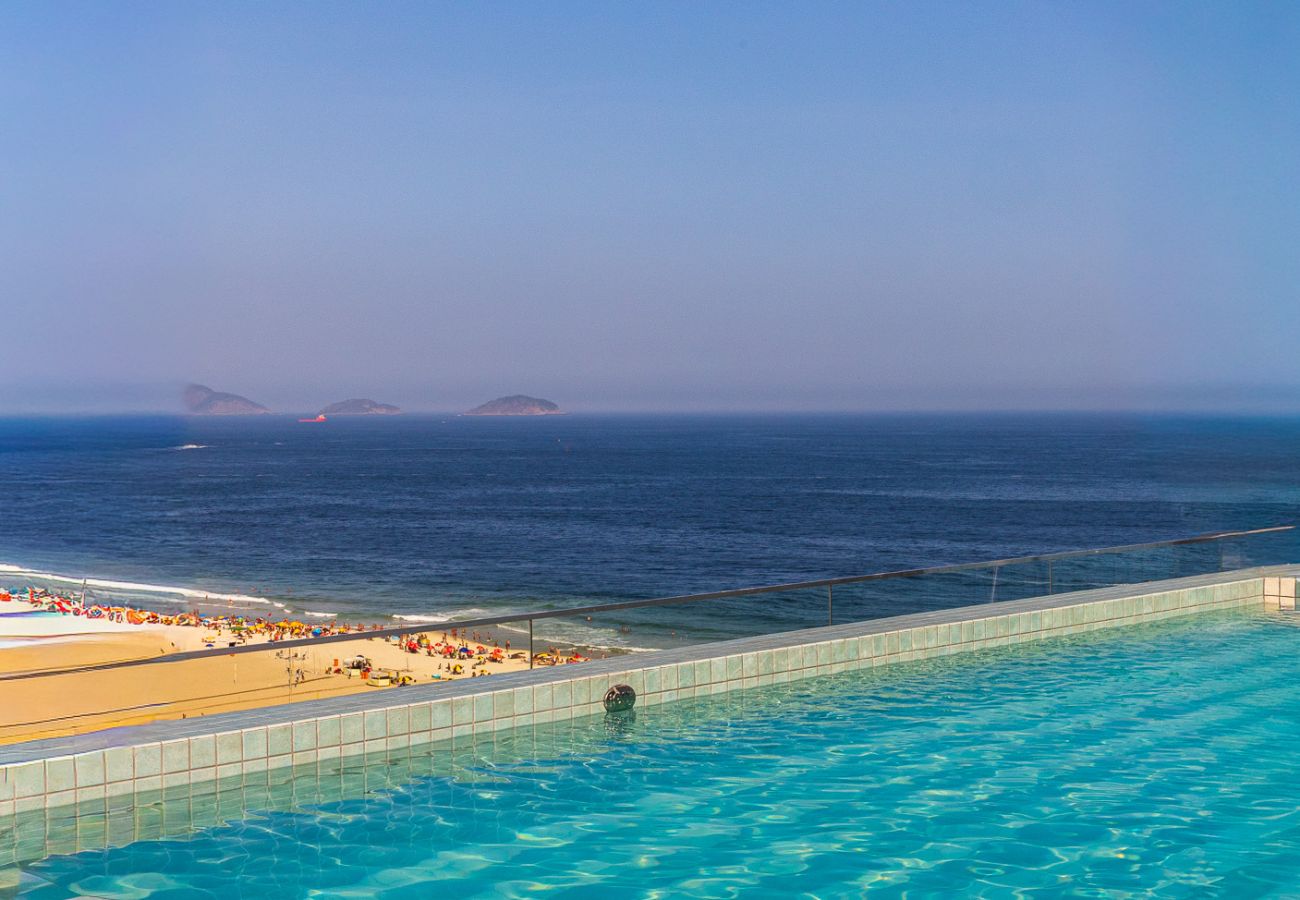 Apartment in Rio de Janeiro - Vista para o Mar e Varanda com Banheira | Q20