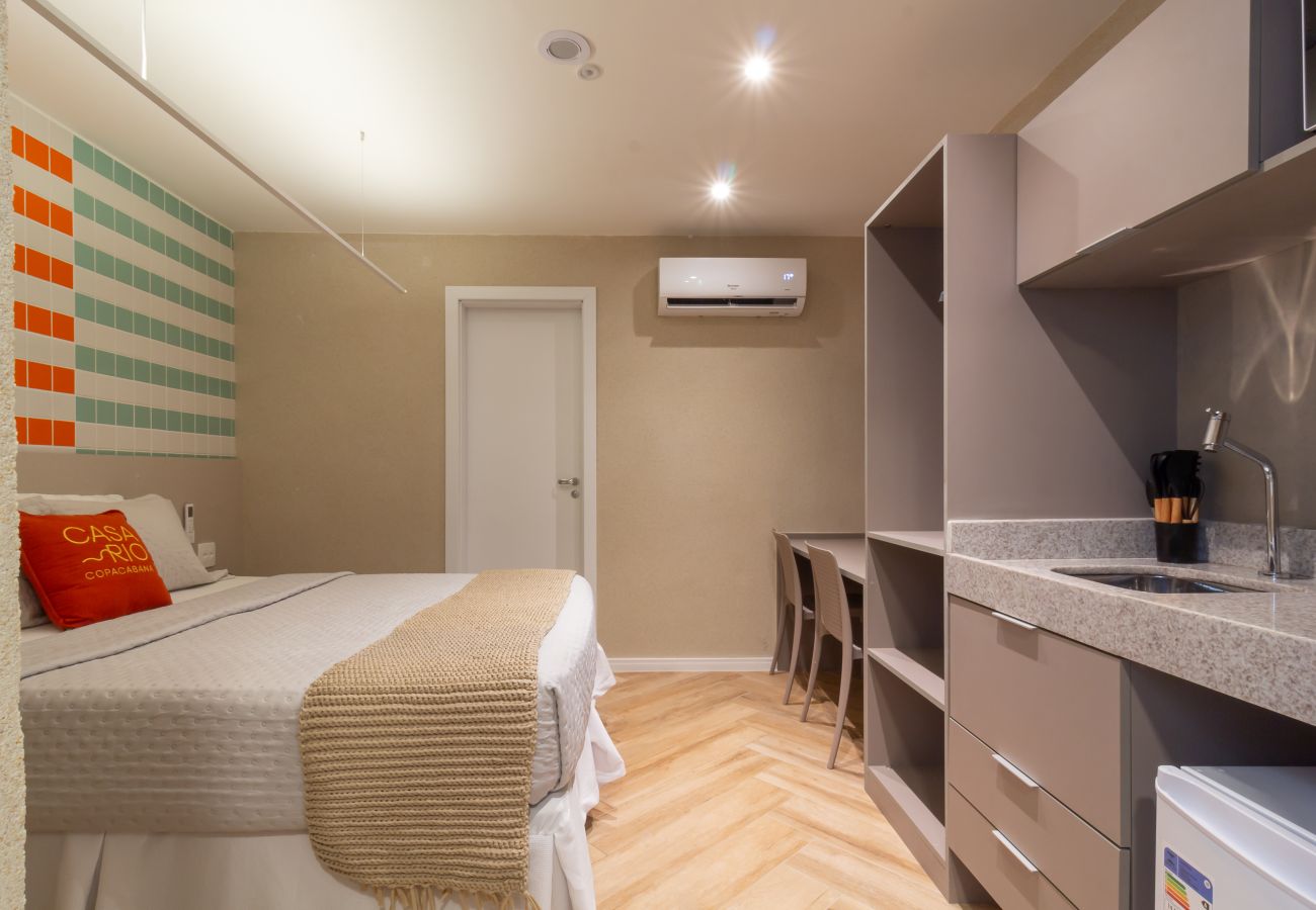 Apartment in Rio de Janeiro - Acolhedor a Poucos Passos de Praia de Copacabana | Q16