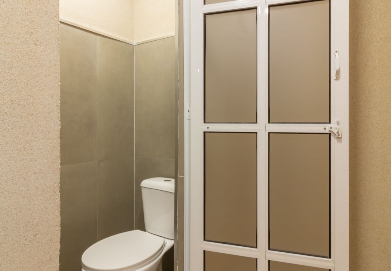 Apartment in Rio de Janeiro - Acolhedor a Poucos Passos de Praia de Copacabana | Q16