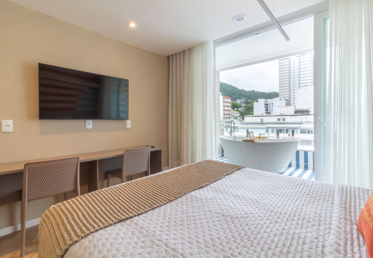 Apartment in Rio de Janeiro - Vista para o Mar e Varanda com Banheira | Q18