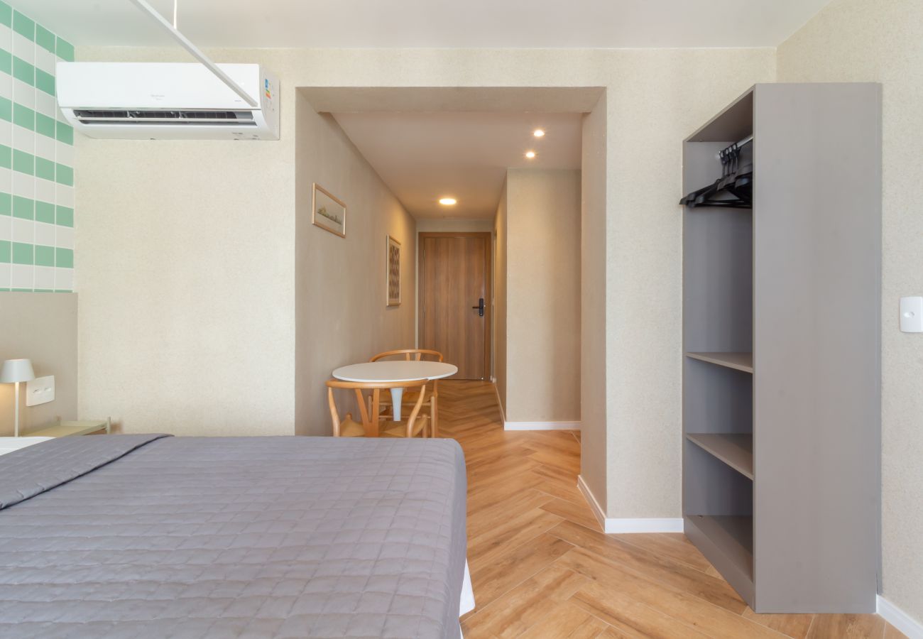 Apartment in Rio de Janeiro - Vista para o Mar e Varanda com Banheira | Q22