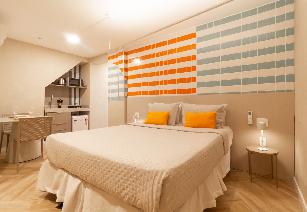 Apartment in Rio de Janeiro - Acolhedor a Poucos Passos de Praia de Copacabana | Q24